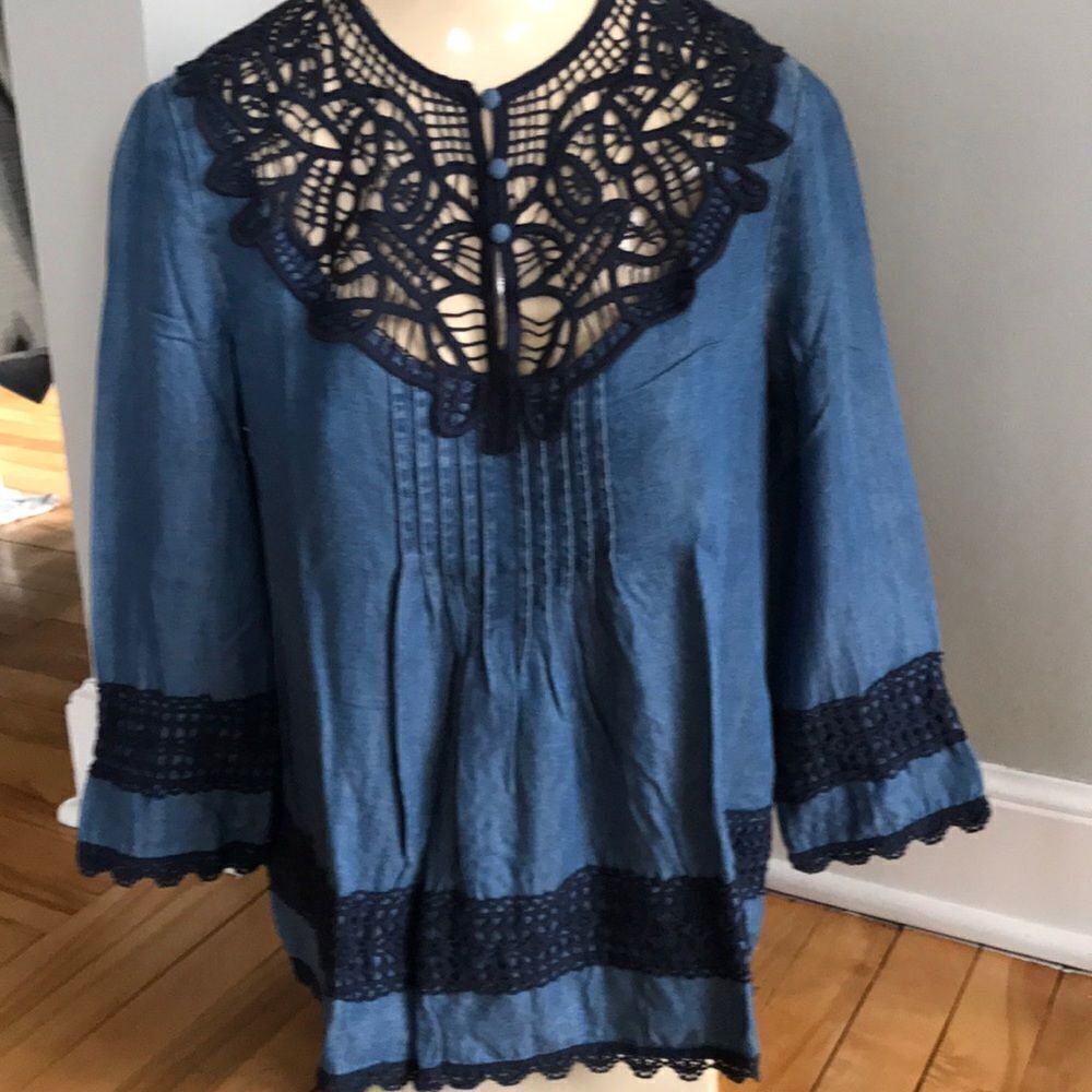 Nanette chambray top, dark navy lace trim, NWT, S